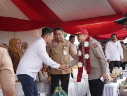PLN UIP Sulawesi Mendapatkan Penghargaan dari Pemkot Makassar atas Program TJSL Desa Siaga Bencana Kelurahan Katimbang