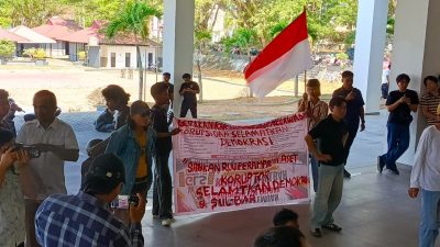 Kawal Aspirasi Rakyat, Satpol PP Sulawesi Barat Kawal Aksi Unjuk Rasa di DPRD Sulbar